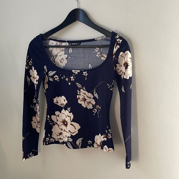 SHEIN Crop Top Polyester Shirt. Navy Floral. Size XS‎ - Picture 1 of 6
